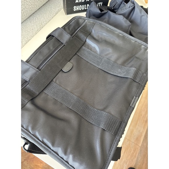 Laptop Briefcase Vertical Load Nylon Mobile Edge Fits Up To 15.4" Screens NEW - Picture 6 of 8